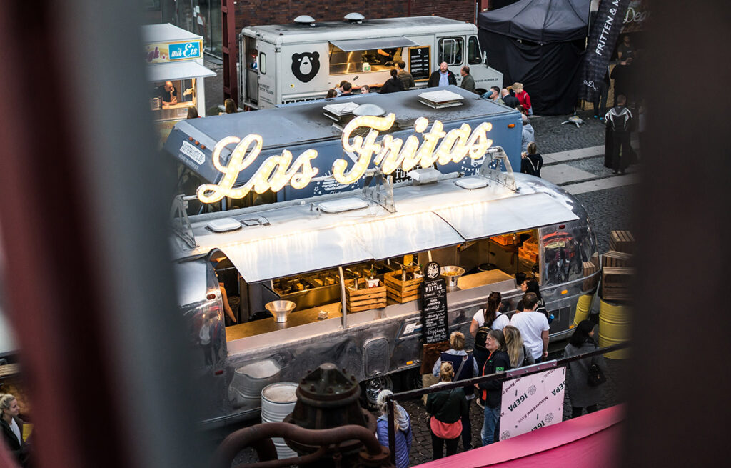 Food Truck und Air Stream bei Street Food Festival Food Lovers
